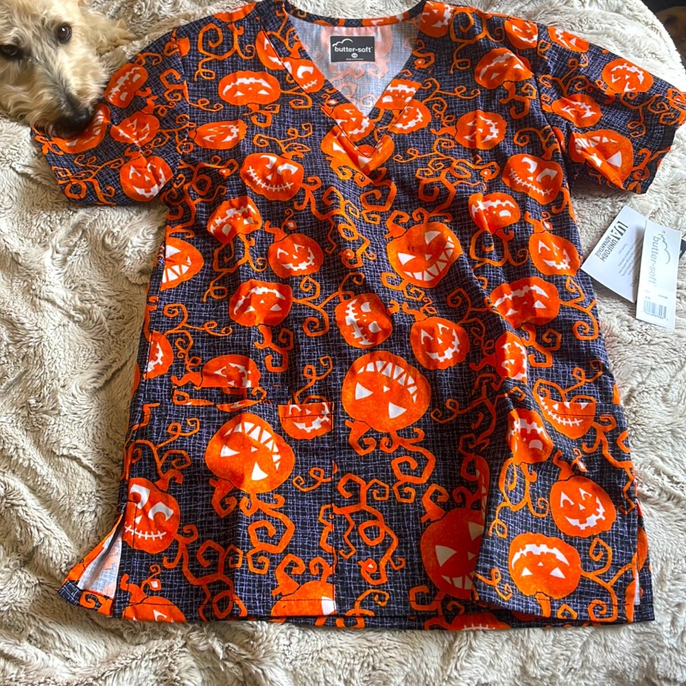 Halloween scrub top!!